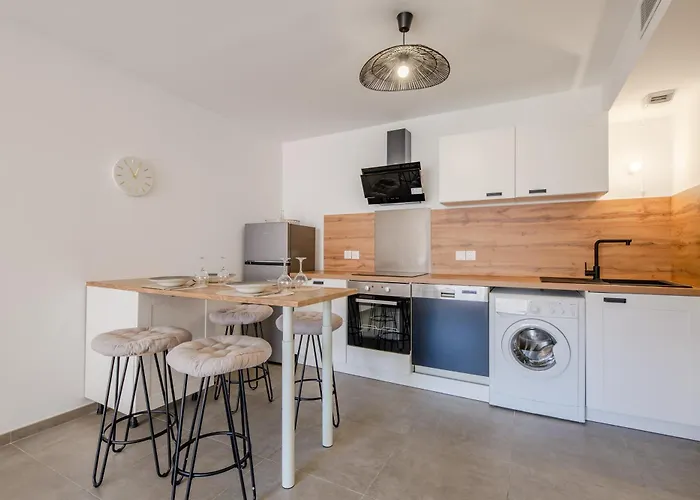 Le Sunny - Appt Climatisé Avec Piscine Appartement