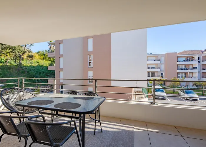 Le Sunny - Appt Climatisé Avec Piscine Appartement *